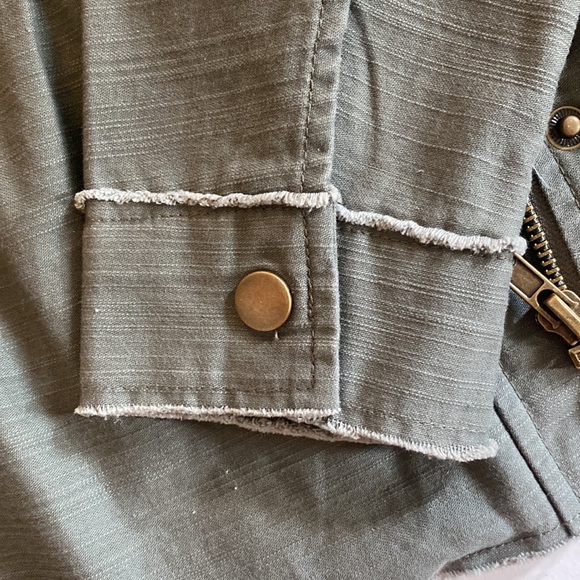 Green Jacket - Picture 2 of 4